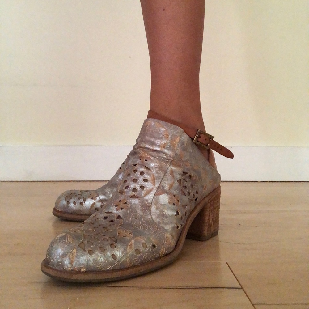 Free people clogs